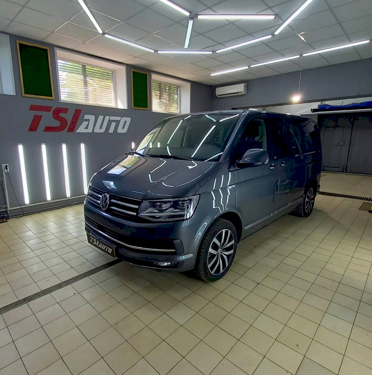 Шумоизоляция Volkswagen Multivan в пакете Элит Премиум Шумоизоляция Volkswagen Multivan в пакете Элит Премиум